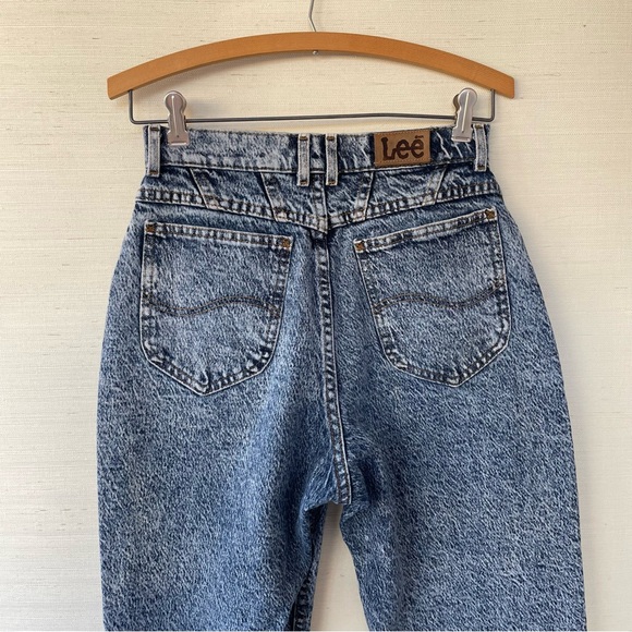 Lee | Vintage 80s 90s Curvy Petite High-Waist Acid-Washed Tapered Mom Jeans - Picture 9 of 12